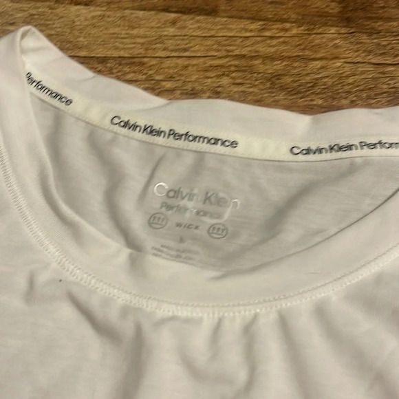 Calvin Klein performance wick white boxy tank top - Picture 3 of 6